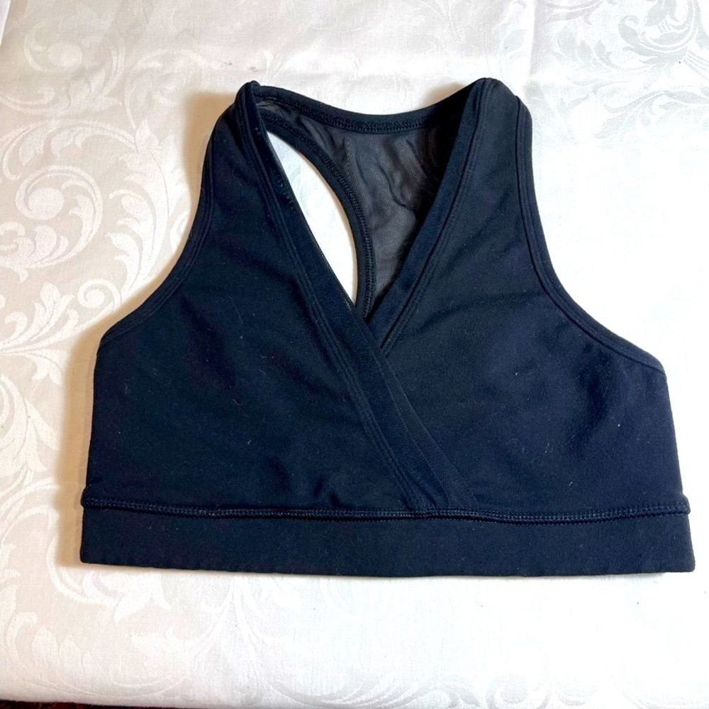 Lululemon “Not So Deep V” mesh sports bra XXS